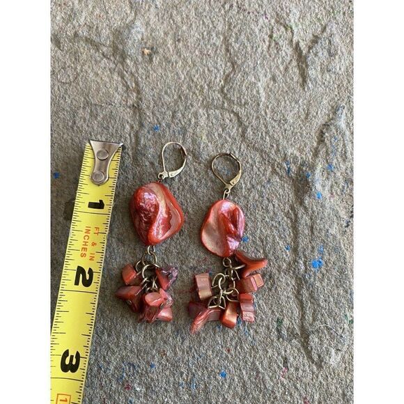 Vintage Earrings Shell Dangle Pink Red Metallic Beach NG - Picture 2 of 7